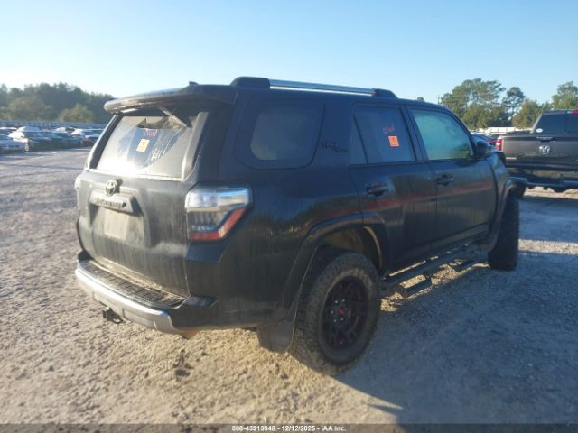 2018 TOYOTA 4RUNNER JTEBU5JR6J5539925 Photo 3