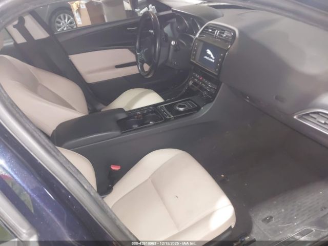 2017 JAGUAR XE SAJAJ4BVXHA970883 Photo 4