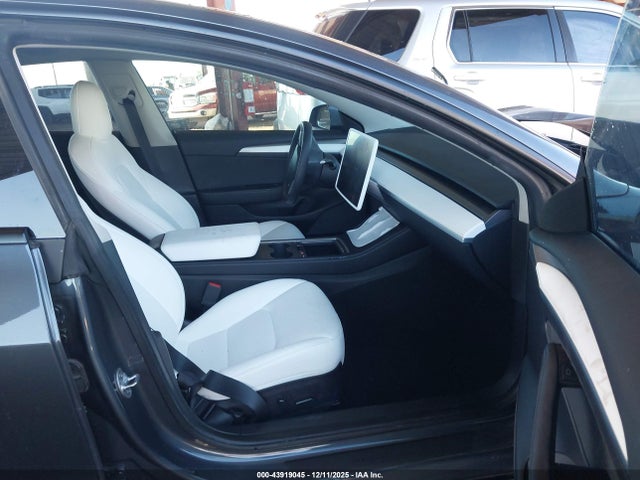 2022 TESLA MODEL 3 5YJ3E1EB6NF269269 Photo 4