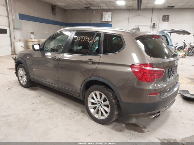 2014 BMW X3 5UXWX9C58E0D25912 Photo 2