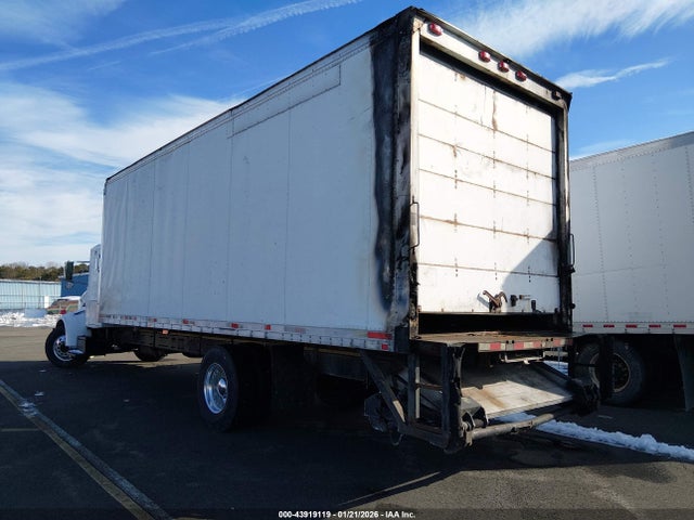 Продажа на аукционе авто 2001 Peterbilt 330, vin: 2NPNHD6X71M561657, номер лота: 43919119