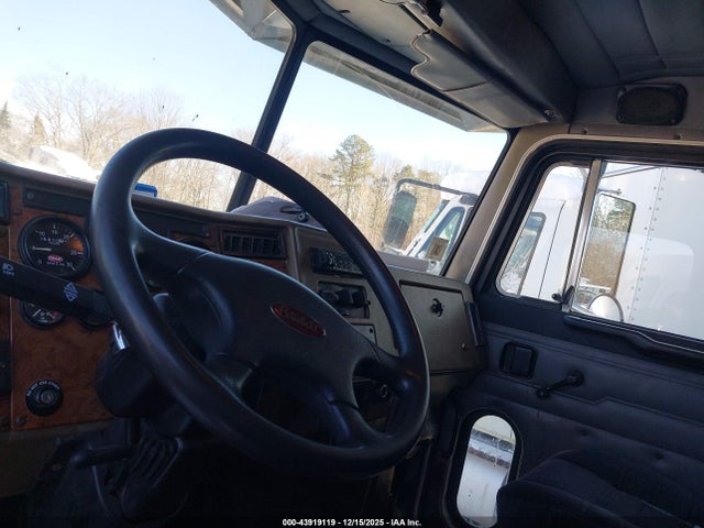 Продажа на аукционе авто 2001 Peterbilt 330, vin: 2NPNHD6X71M561657, номер лота: 43919119