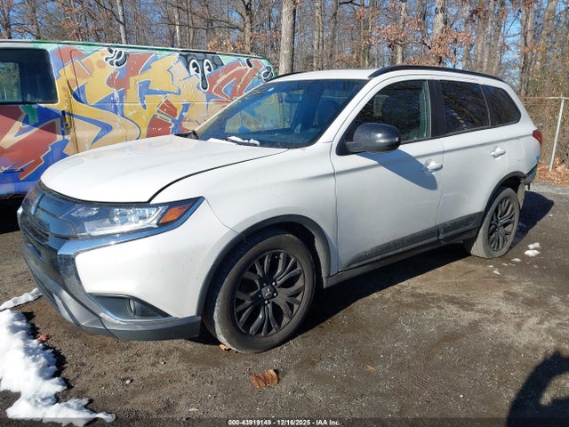 2019 MITSUBISHI OUTLANDER JA4AZ3A32KZ031361 Photo 1
