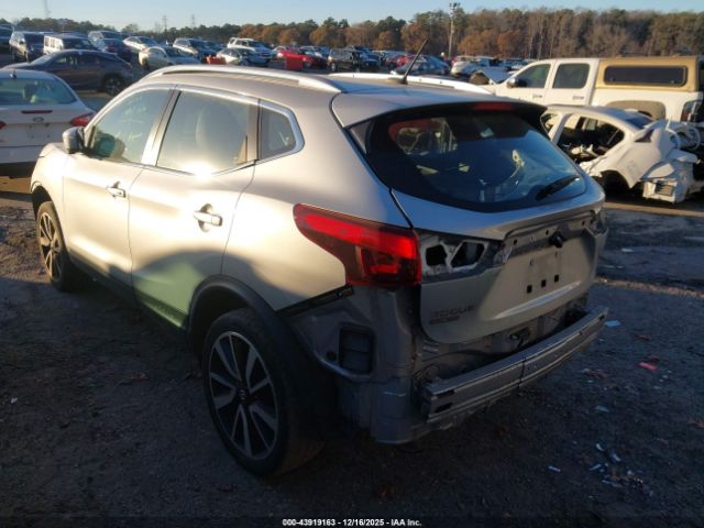 2017 NISSAN ROGUE SPORT JN1BJ1CP4HW021725 Photo 2