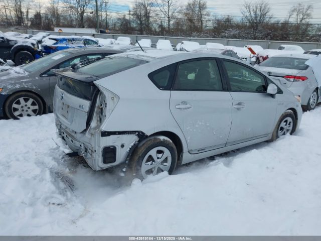 2014 TOYOTA PRIUS JTDKN3DU7E1739375 Photo 3
