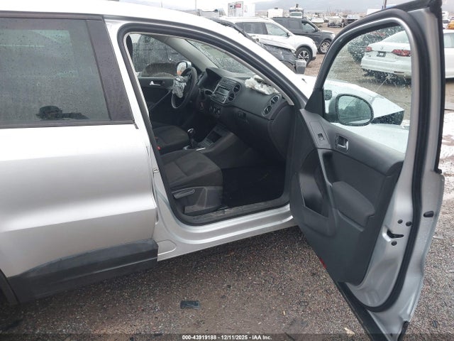 2012 VOLKSWAGEN TIGUAN WVGBV7AX7CW593769 Photo 4