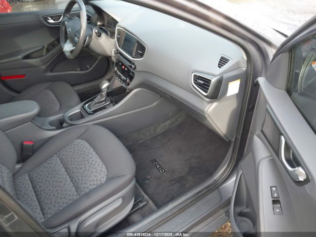 2019 HYUNDAI IONIQ HYBRID KMHC75LC2KU114696 Photo 4