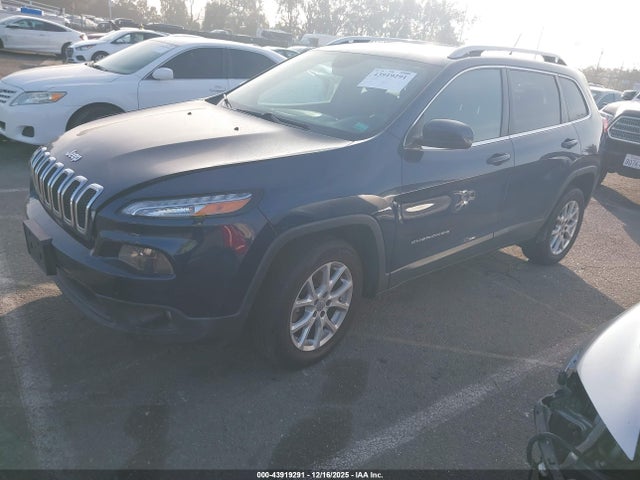 1C4PJLCBXJD595119 Jeep Cherokee Latitude Fwd