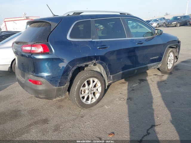 1C4PJLCBXJD595119 Jeep Cherokee Latitude Fwd