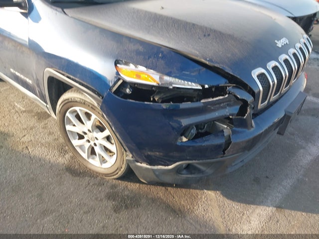 1C4PJLCBXJD595119 Jeep Cherokee Latitude Fwd