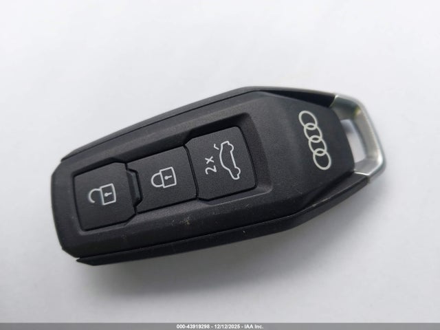 2025 AUDI Q6 E-TRON WA124BGFXSA005717 Photo 10