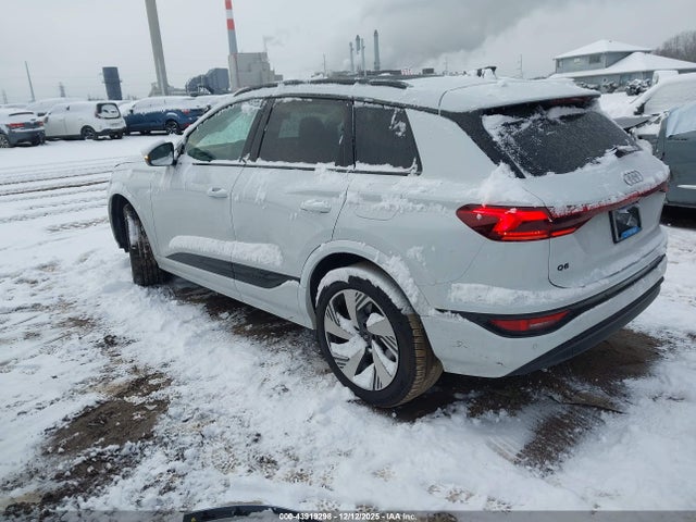 2025 AUDI Q6 E-TRON WA124BGFXSA005717 Photo 2