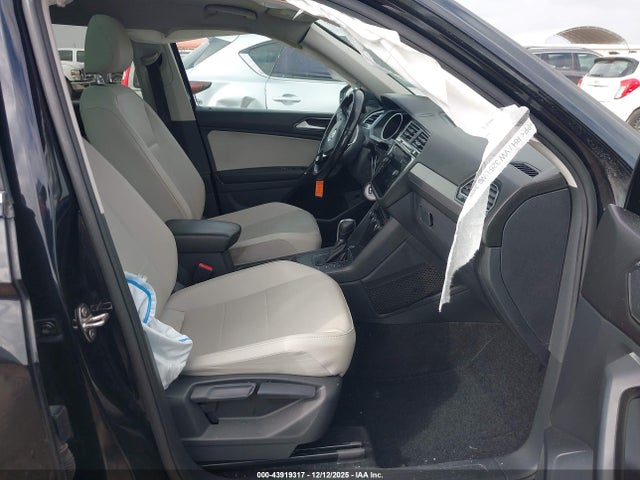 3VV3B7AX3JM015202 Volkswagen Tiguan 2.0t Se/2.0t Sel