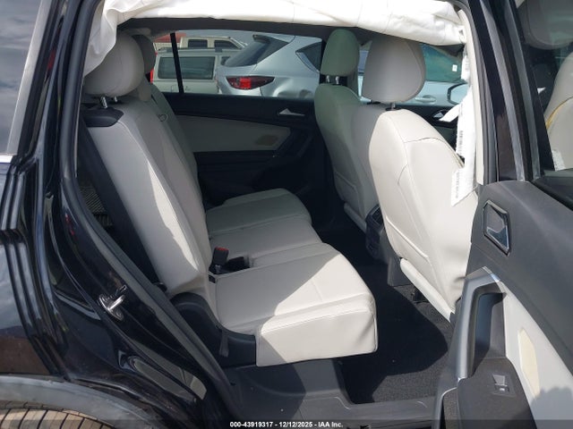 3VV3B7AX3JM015202 Volkswagen Tiguan 2.0t Se/2.0t Sel