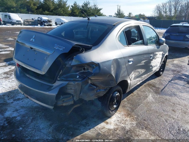 2018 MITSUBISHI MIRAGE G4 ML32F3FJXJHF15797 Photo 3