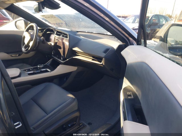 2023 LEXUS RZ 450E JTJAAAAB7PA021047 Photo 4