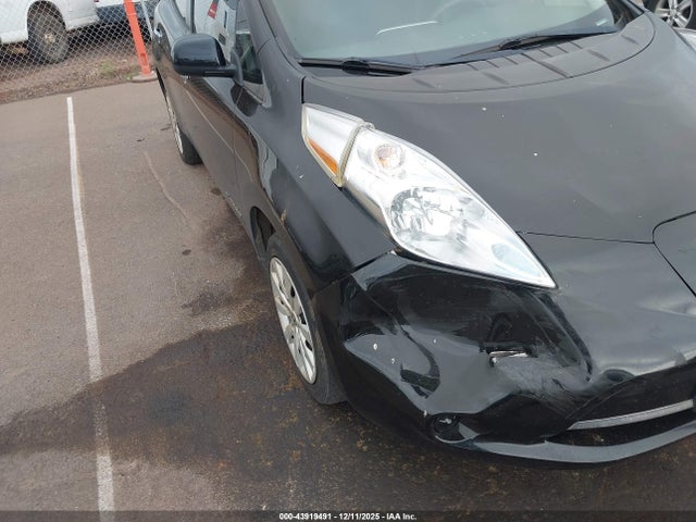 1N4BZ0CP3HC308156 Nissan LEAF S