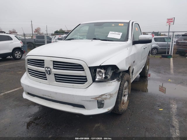 3C6JR6AT2HG504702 RAM 1500 Express 4x2 6&#039;4 Box
