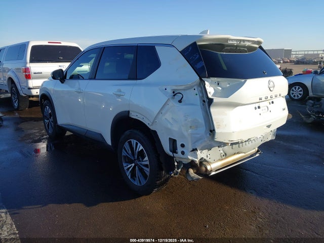 JN8BT3BAXPW418097 Nissan Rogue Sv Fwd