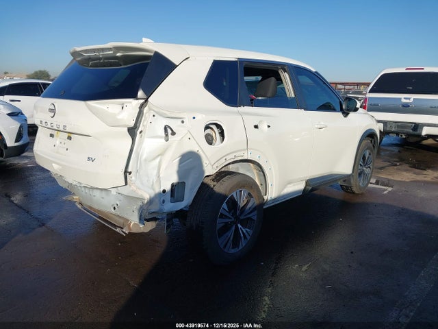 JN8BT3BAXPW418097 Nissan Rogue Sv Fwd