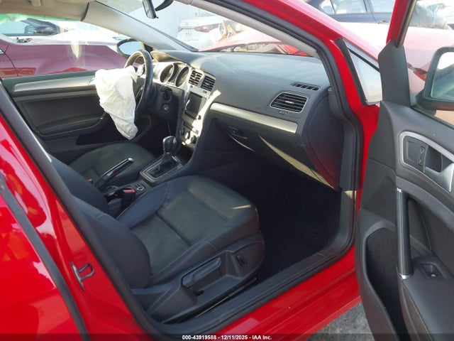 3VWC17AU6FM508853 Volkswagen Golf Sportwagen Tsi S 4-door