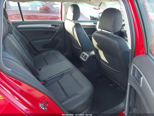 3VWC17AU6FM508853 Volkswagen Golf Sportwagen Tsi S 4-door