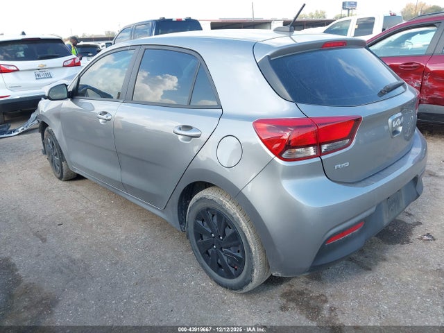 2023 KIA RIO 5-DOOR 3KPA25AD8PE562498 Photo 2