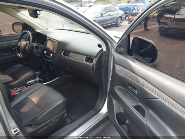 2020 MITSUBISHI OUTLANDER JA4AD3A36LJ000449 Photo 4