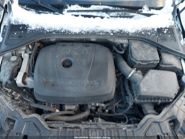 2018 VOLVO S60 YV140MTL8J2451031 Photo 9