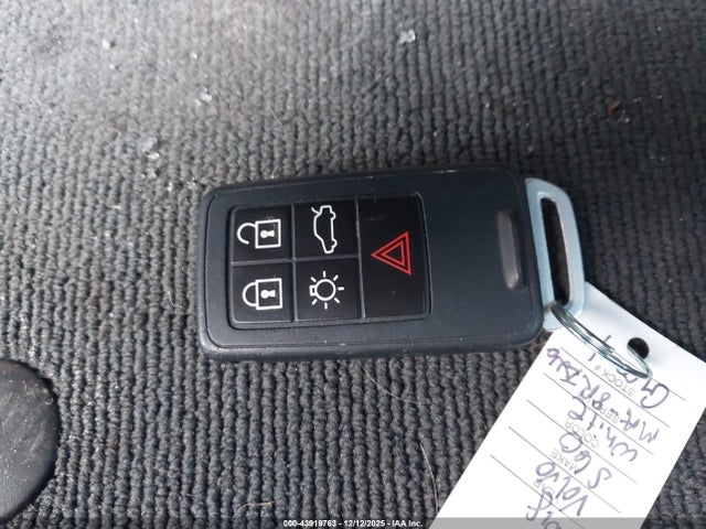 2018 VOLVO S60 YV140MTL8J2451031 Photo 10