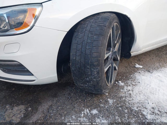 2018 VOLVO S60 YV140MTL8J2451031 Photo 5