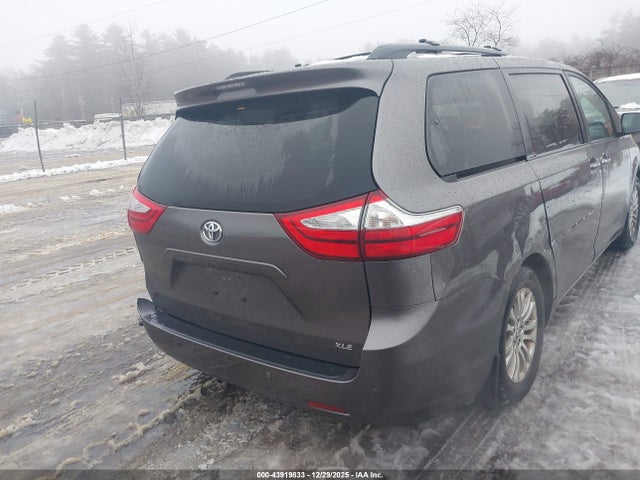 5TDYK3DC7FS577343 Toyota Sienna Xle Premium 8 Passenger