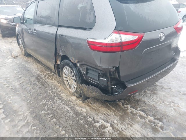 5TDYK3DC7FS577343 Toyota Sienna Xle Premium 8 Passenger