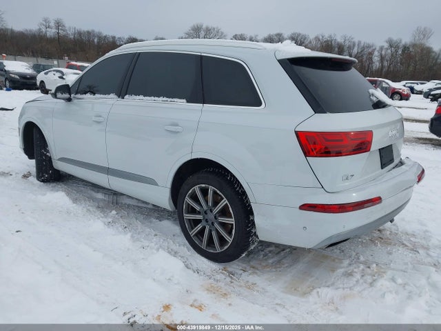 2019 AUDI Q7 WA1LAAF75KD005883 Photo 2