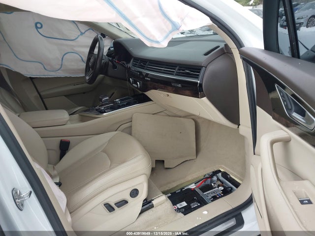 2019 AUDI Q7 WA1LAAF75KD005883 Photo 4