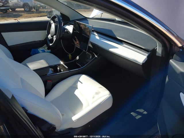 2020 TESLA MODEL 3 5YJ3E1EBXLF735816 Photo 4