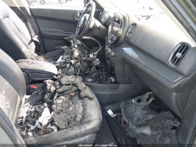 2019 MINI COUNTRYMAN WMZYS7C51K3F45478 Photo 4