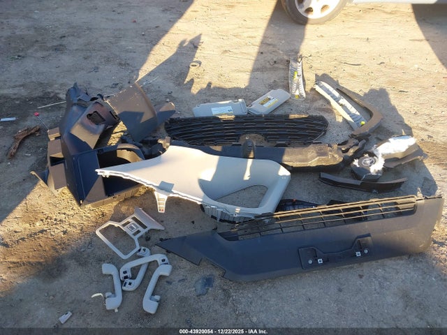 JTMRWRFV7RD272984 Toyota Rav4 Hybrid Xle