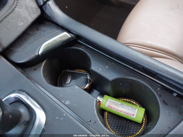 2017 CADILLAC XT5 1GYKNFRS8HZ184994 Photo 10