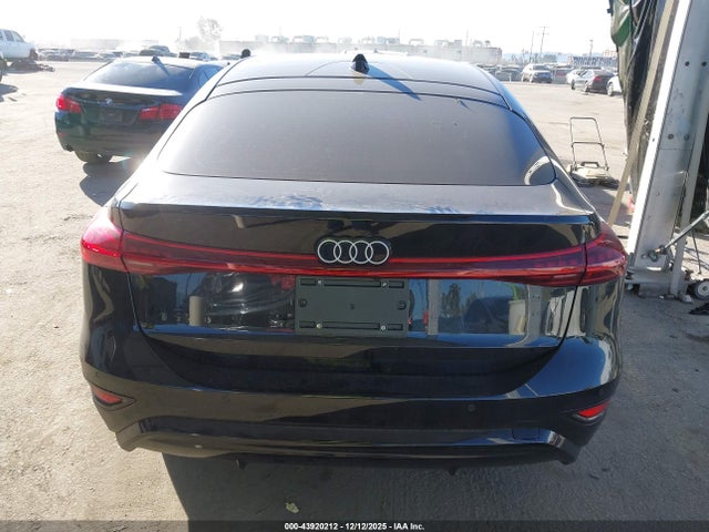 WAU1CAGH7SA021001 Audi A6 E-tron Premium