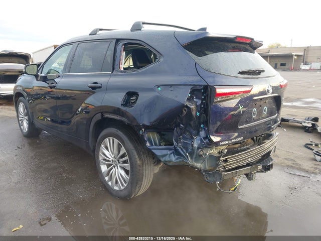 Toyota Highlander Platinum 2022 5TDFZRBH8NS228727 Image 6