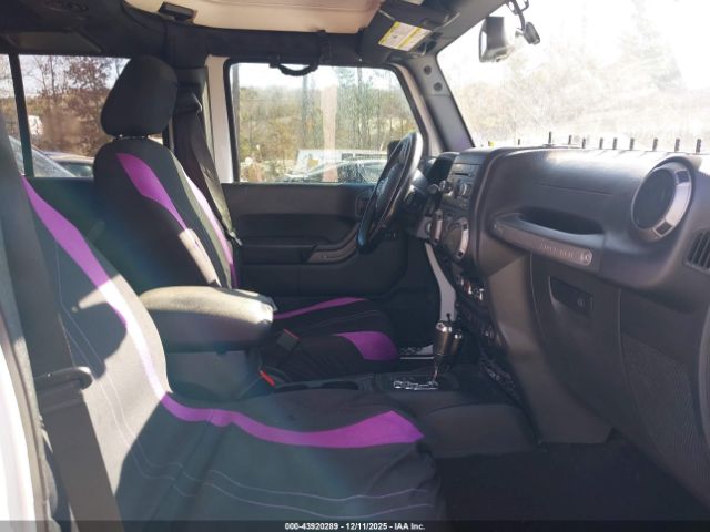 2017 JEEP WRANGLER UNLIMITED 1C4BJWDG0HL592980 Photo 4