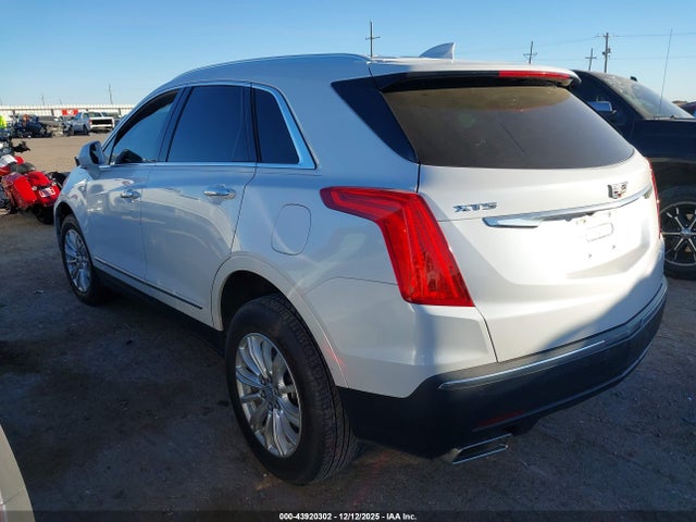 2018 CADILLAC XT5 1GYKNARS8JZ211670 Photo 2