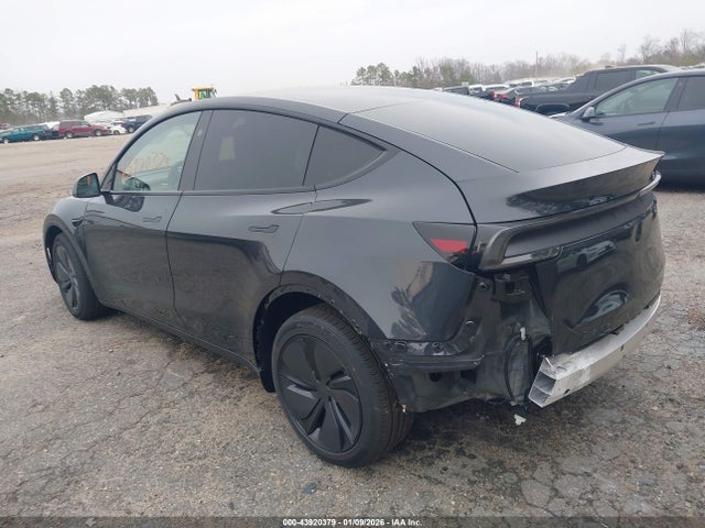2026 TESLA MODEL Y 7SAYGDEE7TF521526 Photo 2