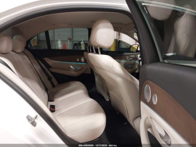 2017 MERCEDES-BENZ E 300 WDDZF4JB1HA243213 Photo 7
