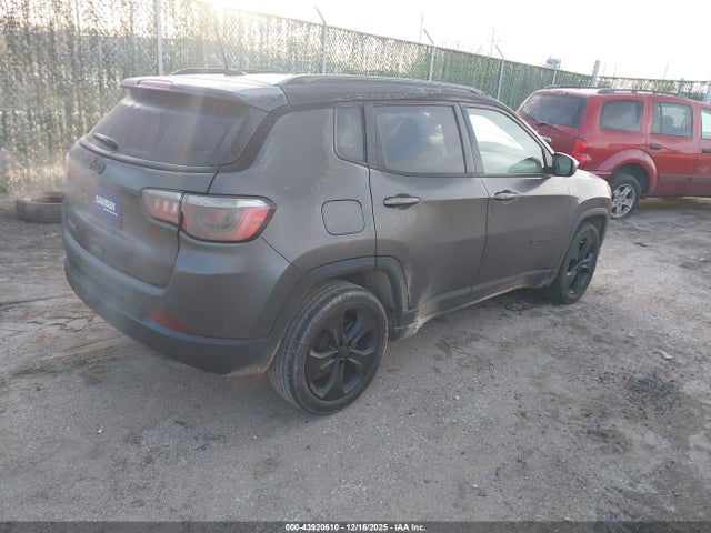3C4NJCBB3JT462432 Jeep Compass Altitude Fwd