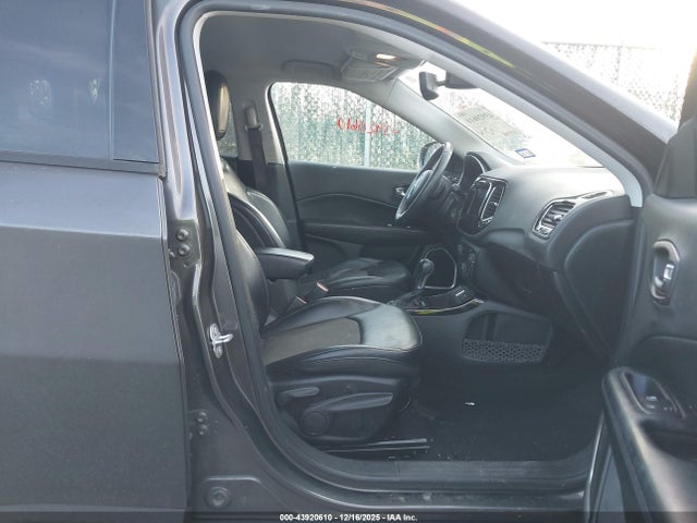 3C4NJCBB3JT462432 Jeep Compass Altitude Fwd