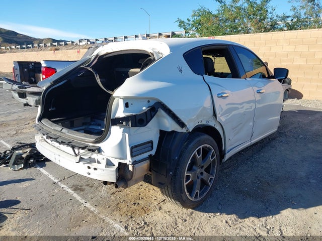 ZN661YUM3NX406824 Maserati Levante Modena