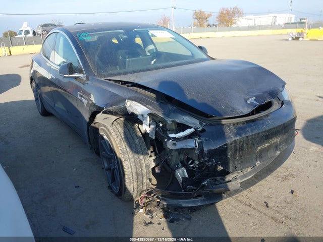 2018 TESLA MODEL 3 5YJ3E1EA0JF165765 Photo 0