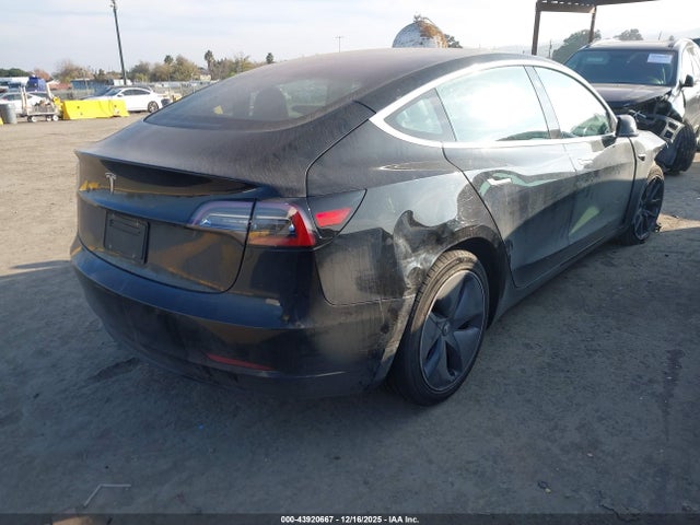 2018 TESLA MODEL 3 5YJ3E1EA0JF165765 Photo 3